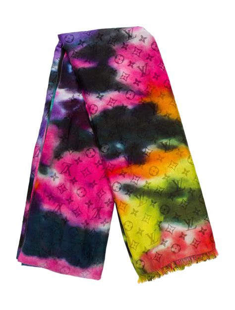 louis vuitton tie dye scarf|how to tie louis vuitton scarves.